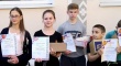 Спортивные состязания по футболу и волейболу.