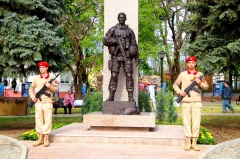 Открытие памятника участникам специальной военной операции